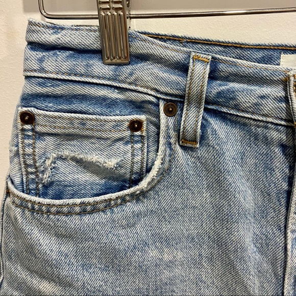 Aritzia Denim Forum Loose Mid-Thigh Short in Light Denim - Picture 8 of 9